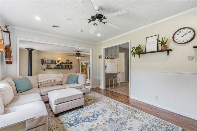 215 E Granite Street, Siloam Springs, AR 72761