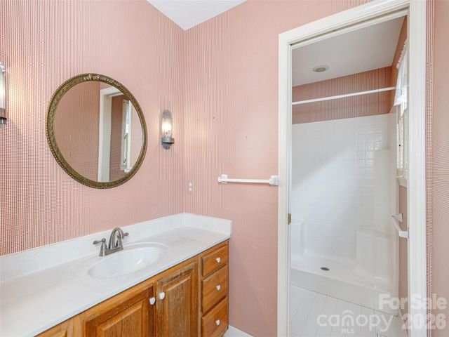 1109 Citation Circle, Hendersonville, NC 28739