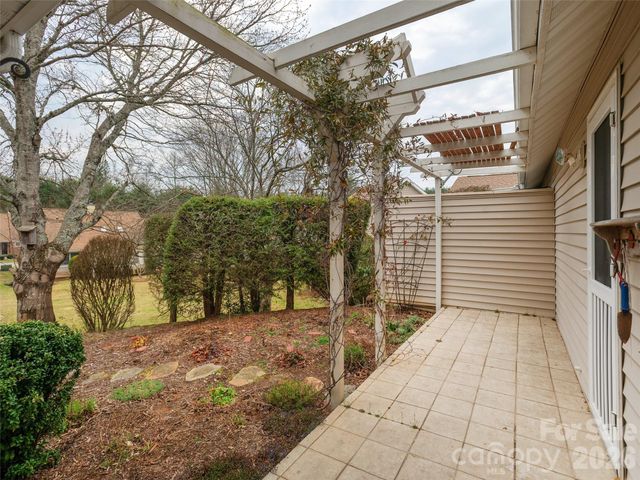 1109 Citation Circle, Hendersonville, NC 28739