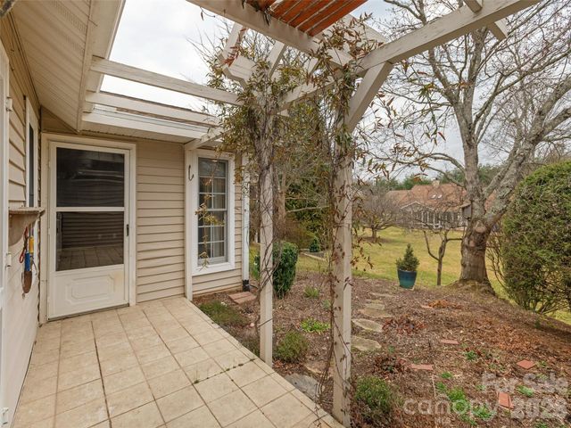 1109 Citation Circle, Hendersonville, NC 28739