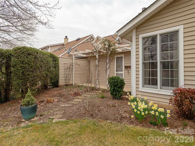 1109 Citation Circle, Hendersonville, NC 28739