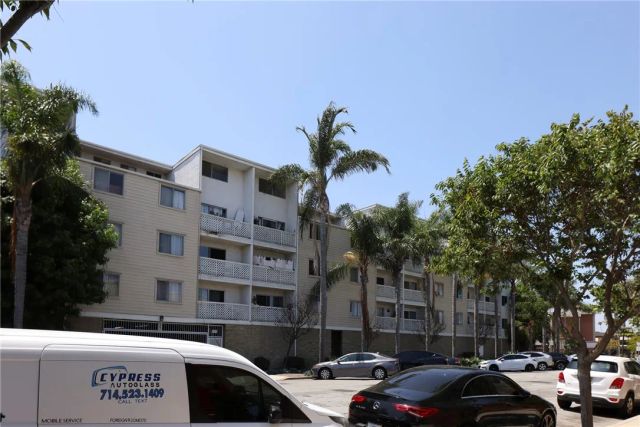 3565 Linden, Long Beach, CA 90807