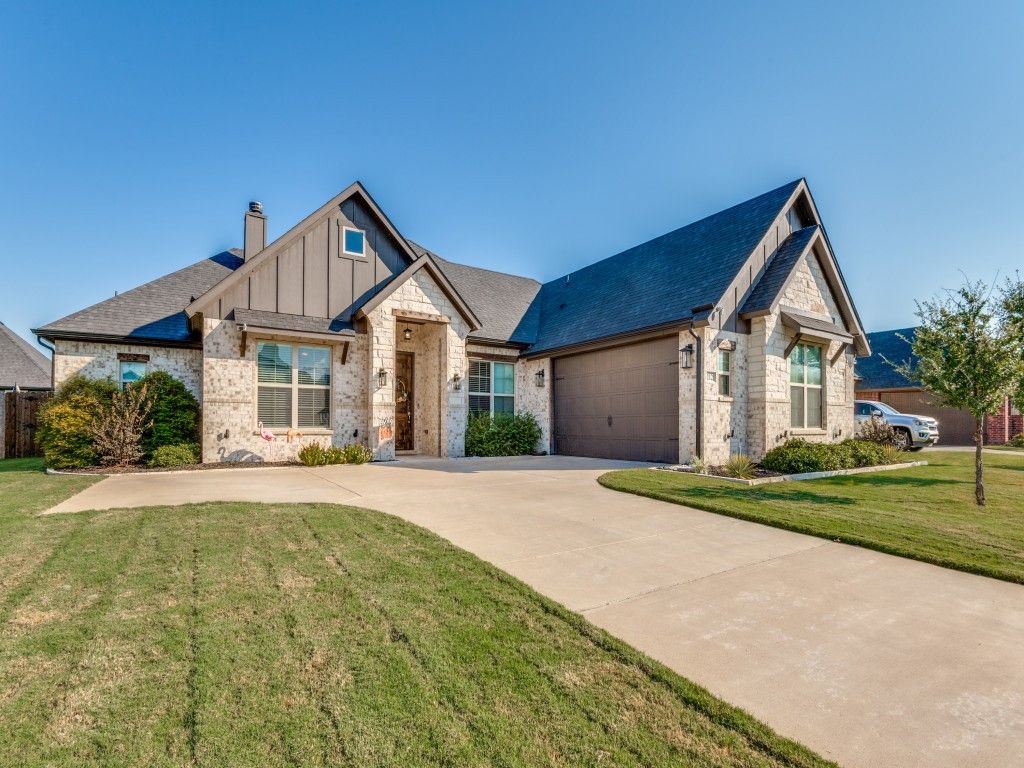112 Steves Way, Waxahachie, TX 75165