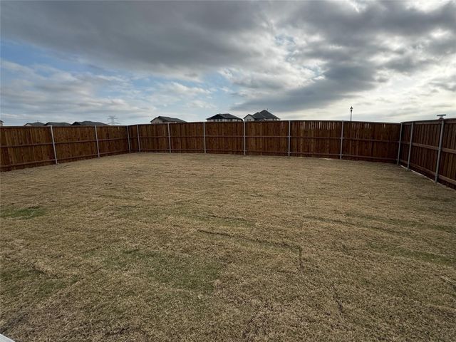 1204 Sydney Lane, Seagoville, TX 75159