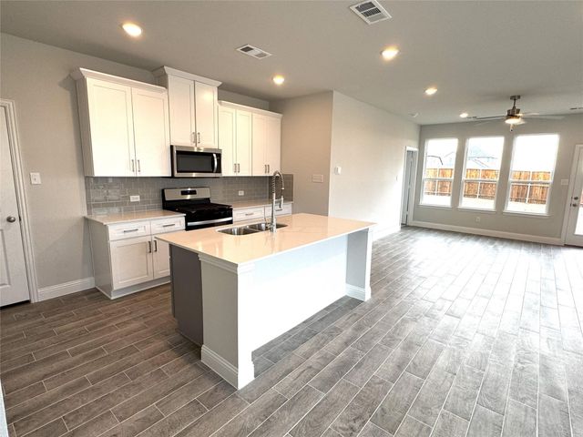 1204 Sydney Lane, Seagoville, TX 75159