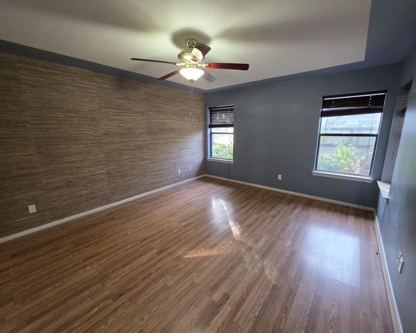 2571 Pinehurst Drive, West Columbia, TX 77486