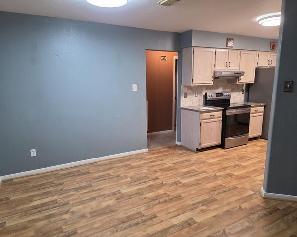 2571 Pinehurst Drive, West Columbia, TX 77486