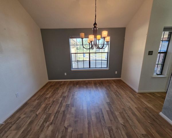 2571 Pinehurst Drive, West Columbia, TX 77486