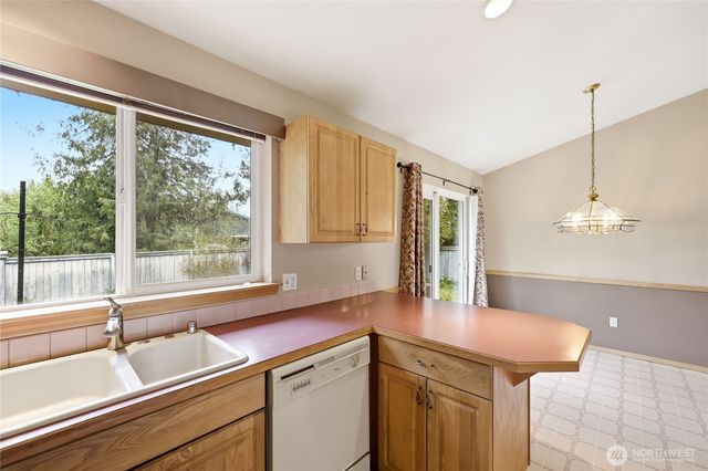 40 Liberty Way, Sequim, WA 98382