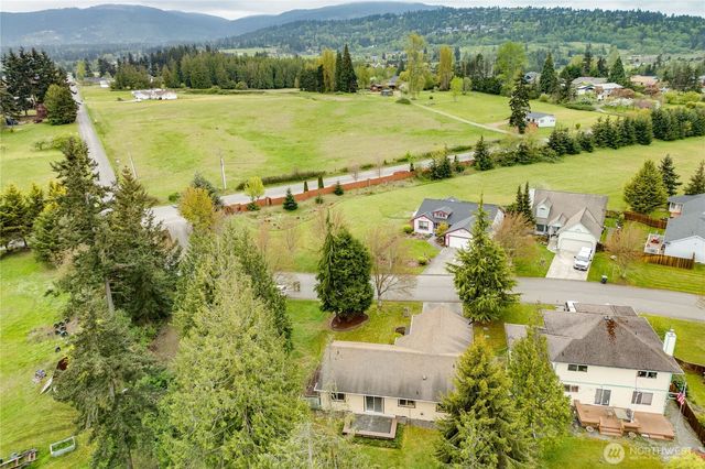40 Liberty Way, Sequim, WA 98382