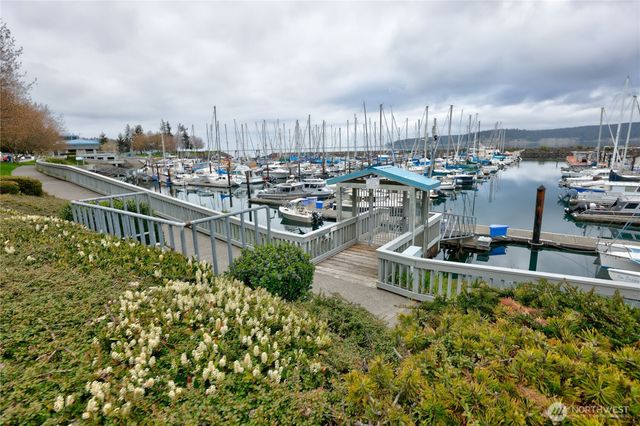 40 Liberty Way, Sequim, WA 98382