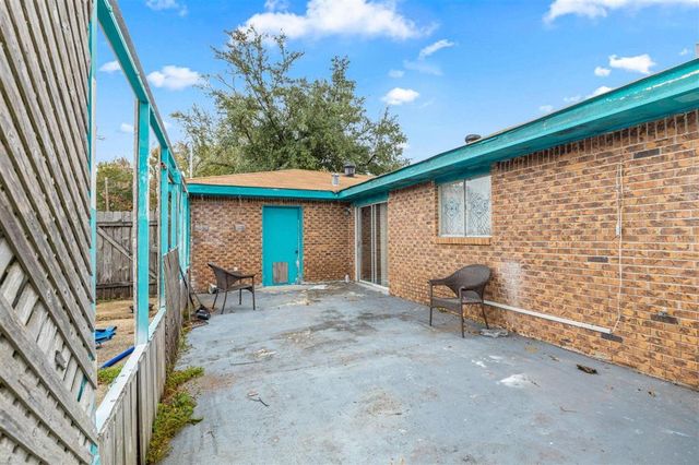 2109 N Rose Park Avenue, Sulphur, LA 70663