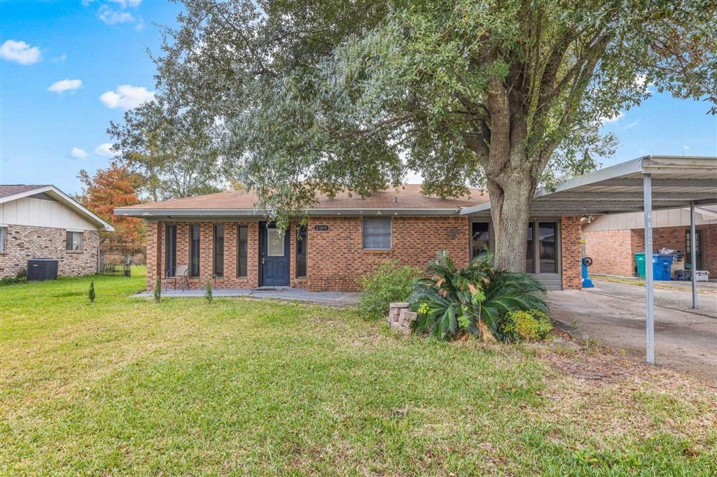 2109 N Rose Park Avenue, Sulphur, LA 70663