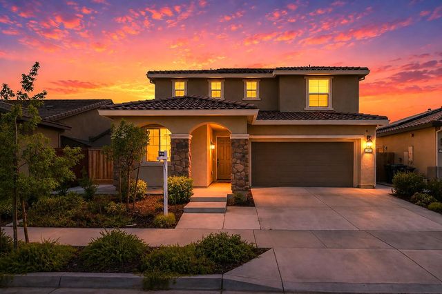 547 Estancia St, Lathrop, CA 95330