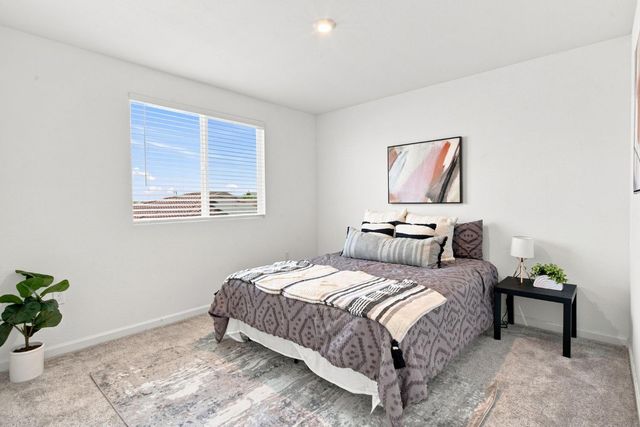547 Estancia St, Lathrop, CA 95330