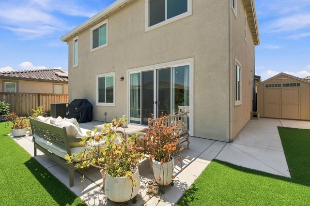 547 Estancia St, Lathrop, CA 95330