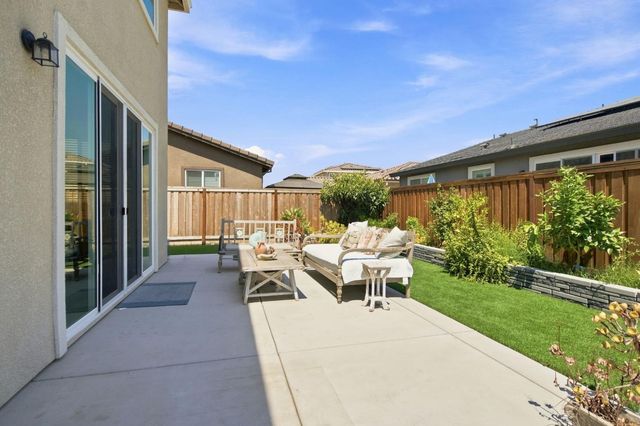 547 Estancia St, Lathrop, CA 95330