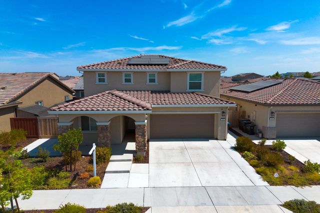 547 Estancia St, Lathrop, CA 95330