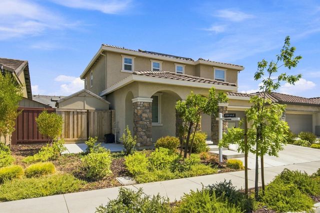 547 Estancia St, Lathrop, CA 95330