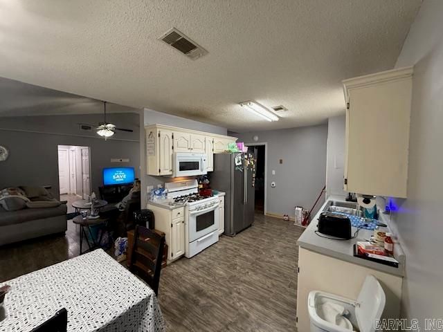 1502 West Center, Sheridan, AR 72150