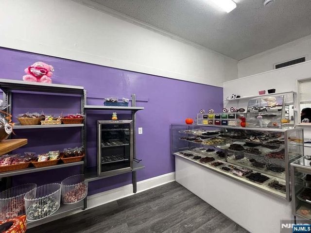 580 Lafayette Avenue, Hawthorne, NJ 07506