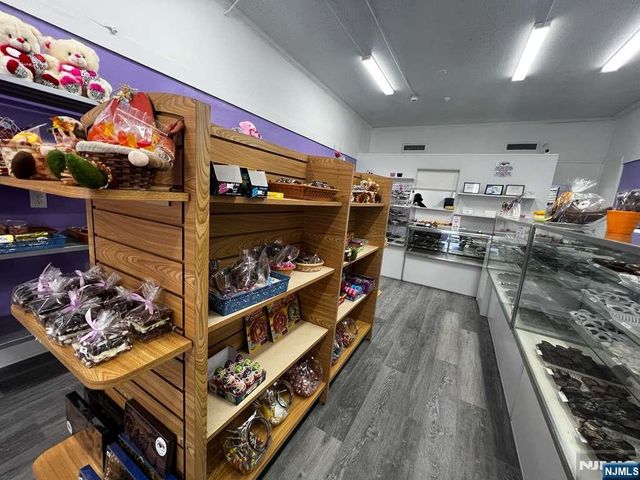 580 Lafayette Avenue, Hawthorne, NJ 07506