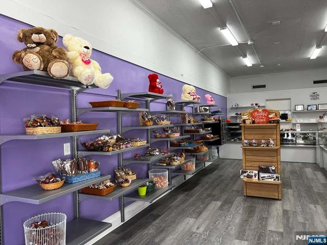 580 Lafayette Avenue, Hawthorne, NJ 07506