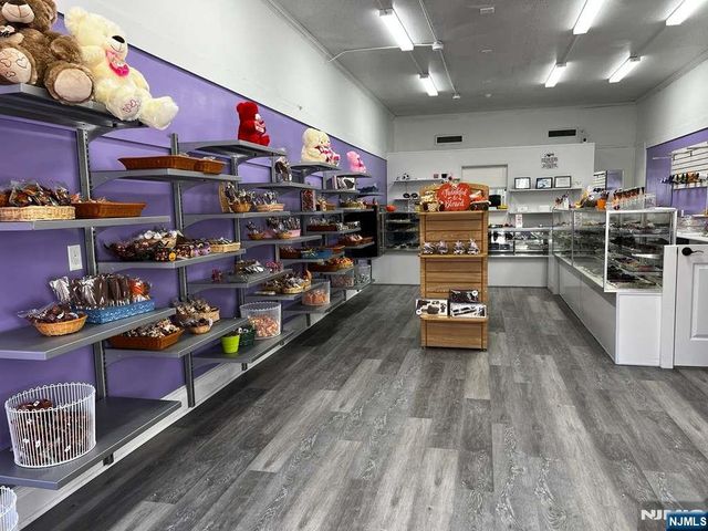 580 Lafayette Avenue, Hawthorne, NJ 07506