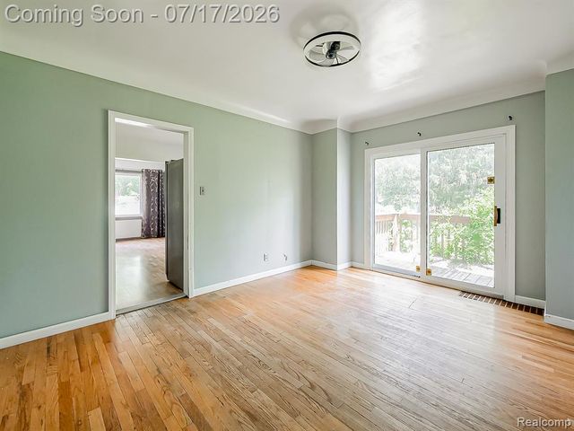 24850 W 9 Mile Road, Southfield, MI 48033