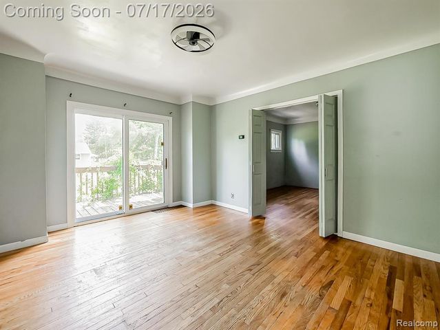 24850 W 9 Mile Road, Southfield, MI 48033