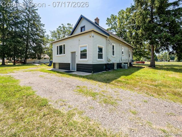 24850 W 9 Mile Road, Southfield, MI 48033