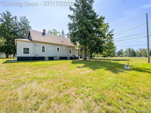 24850 W 9 Mile Road, Southfield, MI 48033
