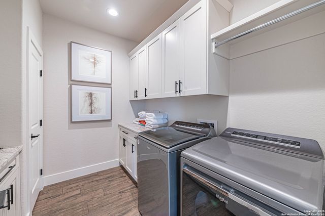 137 W Magnolia Circle, La Vernia, TX 78121
