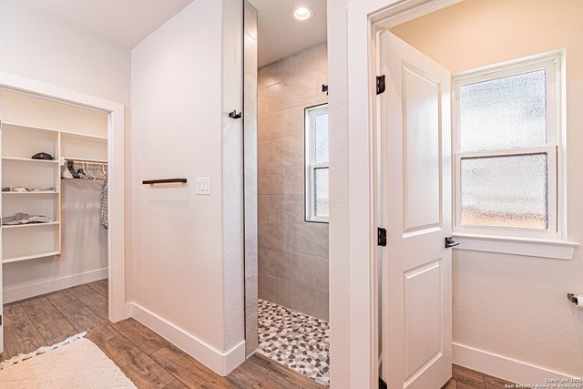 137 W Magnolia Circle, La Vernia, TX 78121