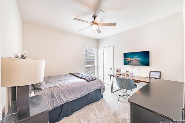 137 W Magnolia Circle, La Vernia, TX 78121