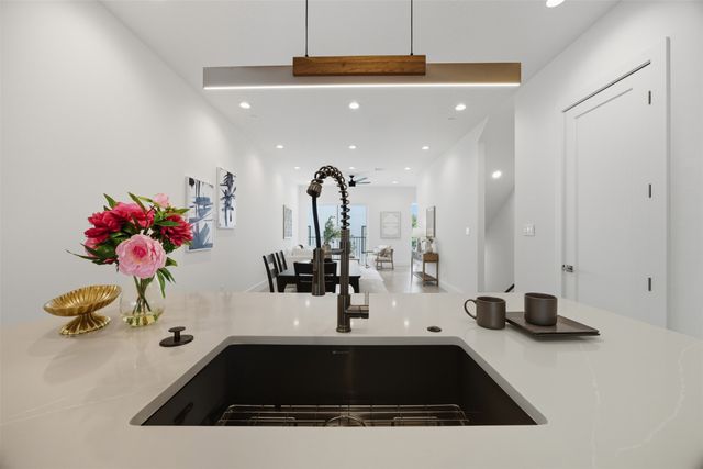 4517 Munger Avenue 101, Dallas, TX 75204