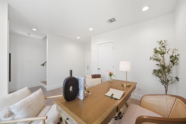4517 Munger Avenue 101, Dallas, TX 75204