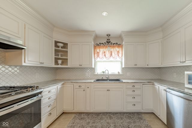 126 W 9th Street, Lapel, IN 46051