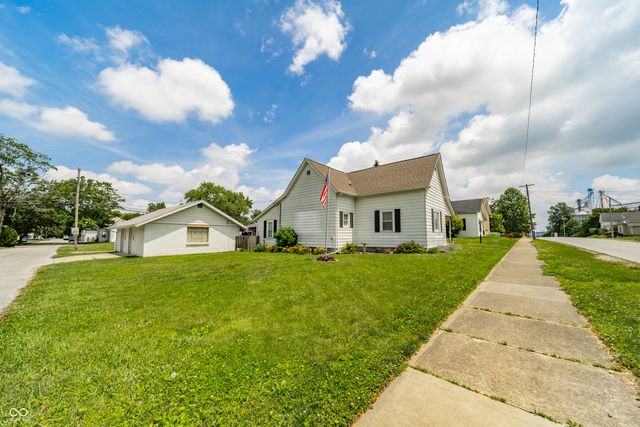 126 W 9th Street, Lapel, IN 46051