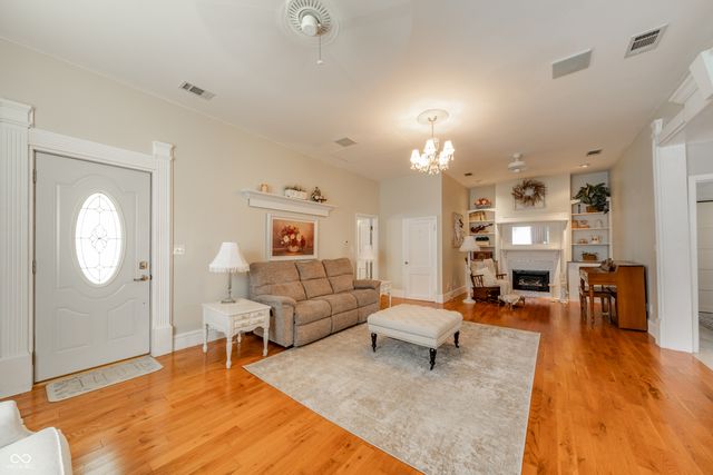 126 W 9th Street, Lapel, IN 46051
