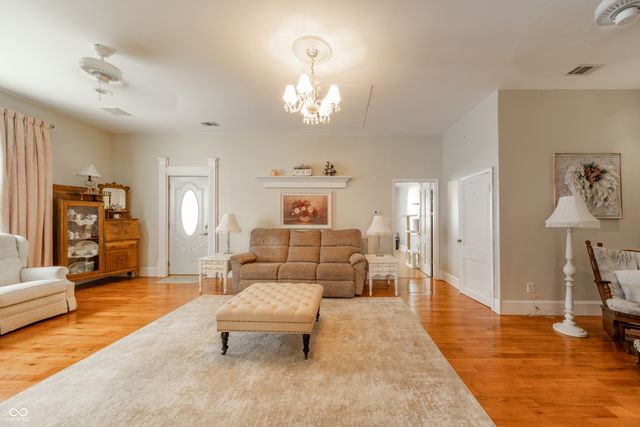 126 W 9th Street, Lapel, IN 46051