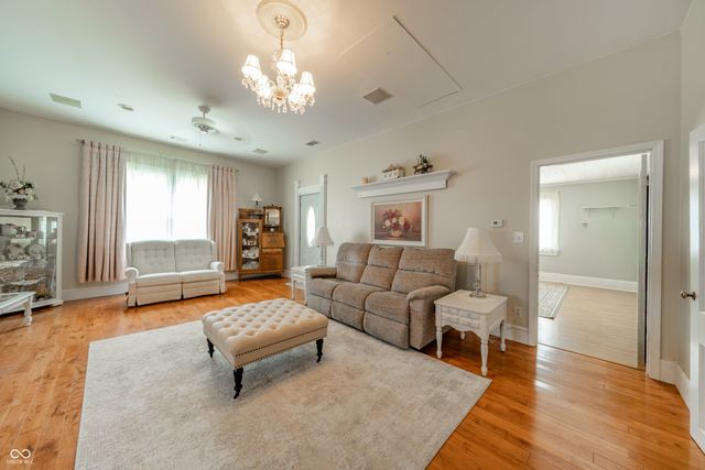 126 W 9th Street, Lapel, IN 46051