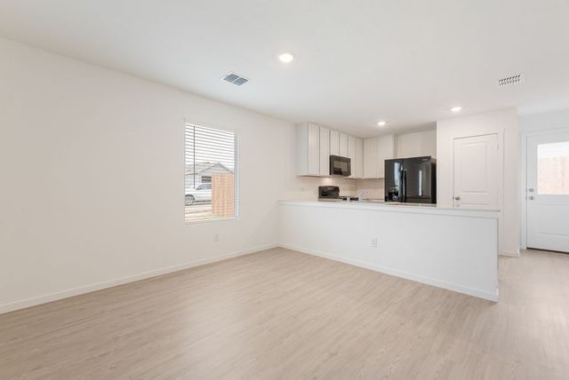 923 Carrick Drive, Ennis, TX 75119