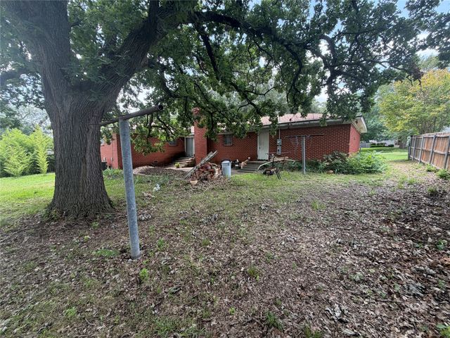 4121 Shannon Drive, Fort Worth, TX 76116