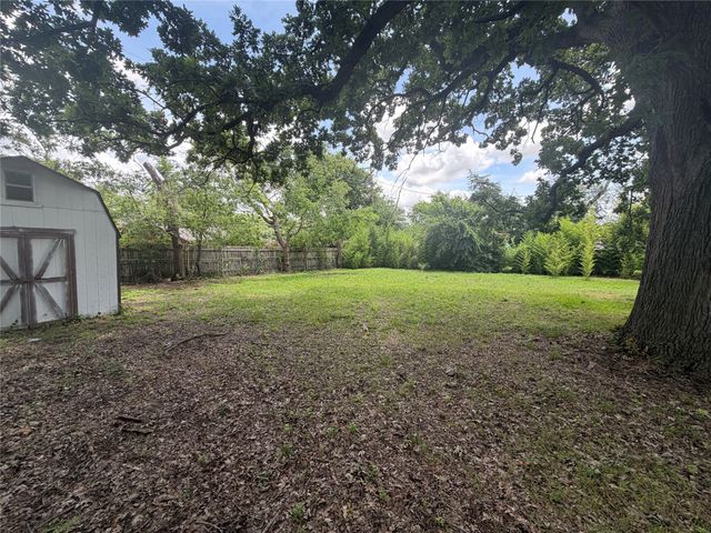 4121 Shannon Drive, Fort Worth, TX 76116