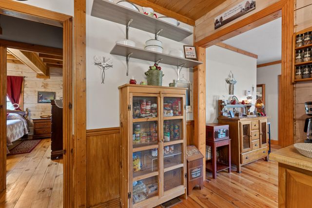 3382 Back Valley Road, Trenton, GA 30752