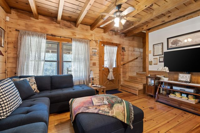 3382 Back Valley Road, Trenton, GA 30752