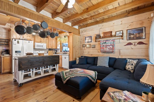 3382 Back Valley Road, Trenton, GA 30752