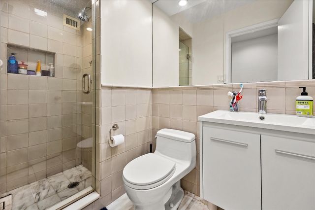 175 E 74th St Apt 12C, New York City, NY 10021