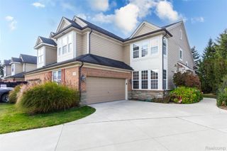 2026 Applewood Drive 13, Troy, MI 48085